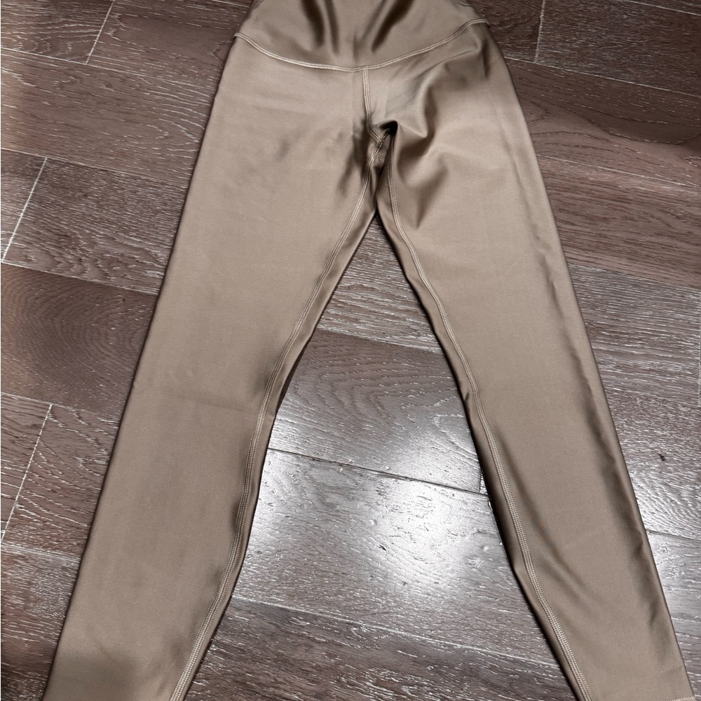 ALO Yoga 7/8 High Waist Airlift Yoga Legging- tan